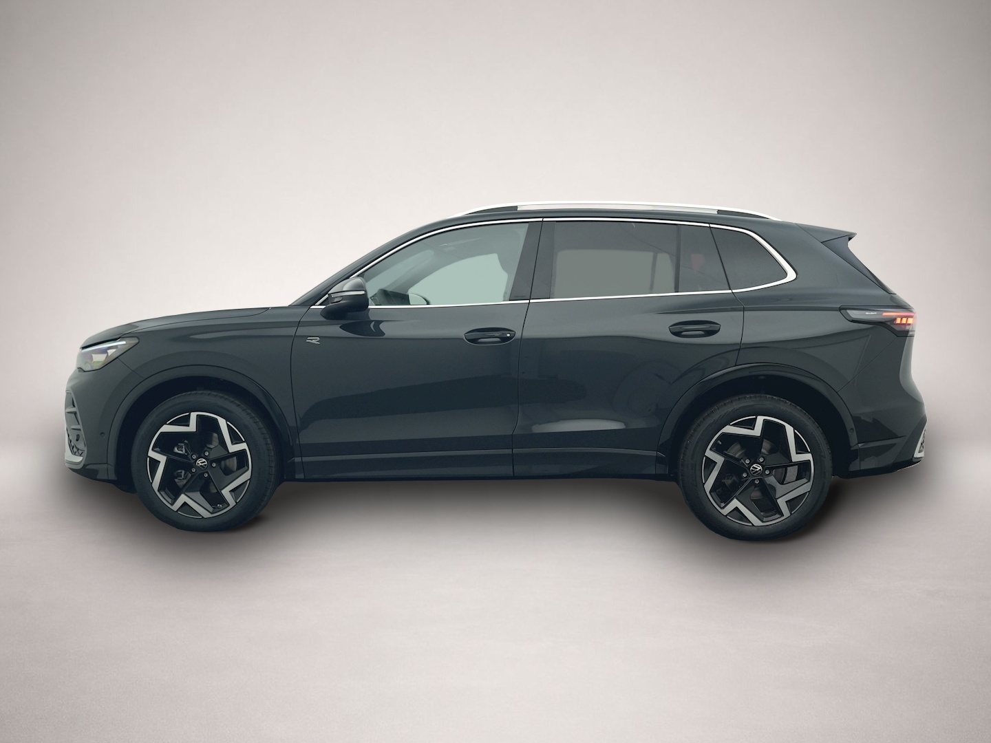 Volkswagen Tiguan, image 2 of 8