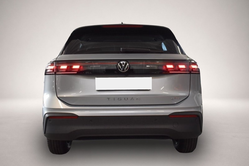 Volkswagen Tiguan (, Benzin)