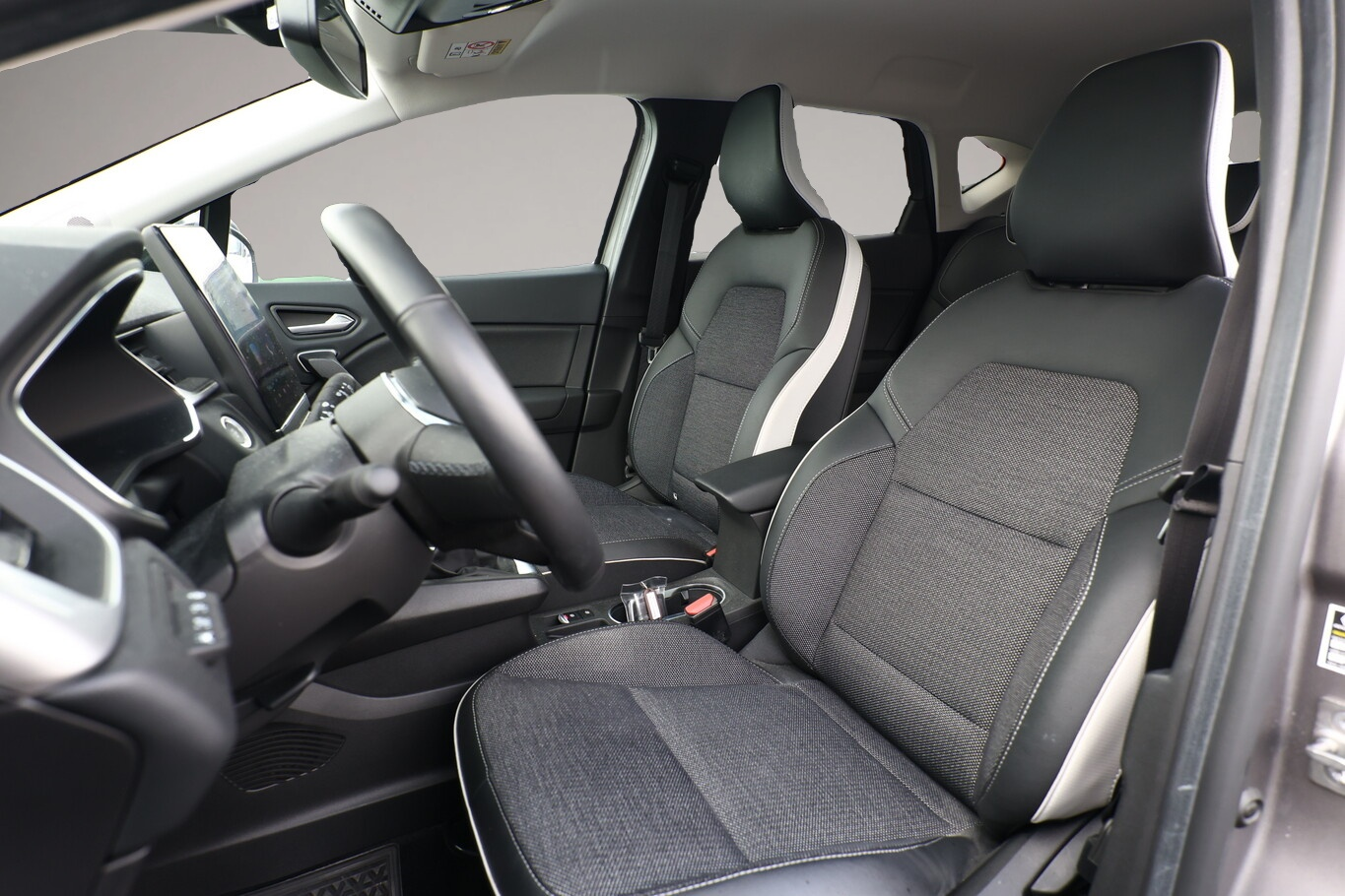 Renault Captur (02/2023, Benzin)