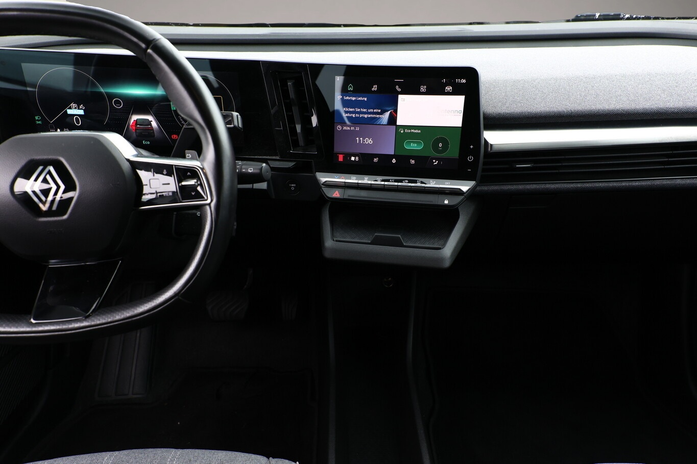 Renault Megane E-TECH (12/2022, ELECTRIC)