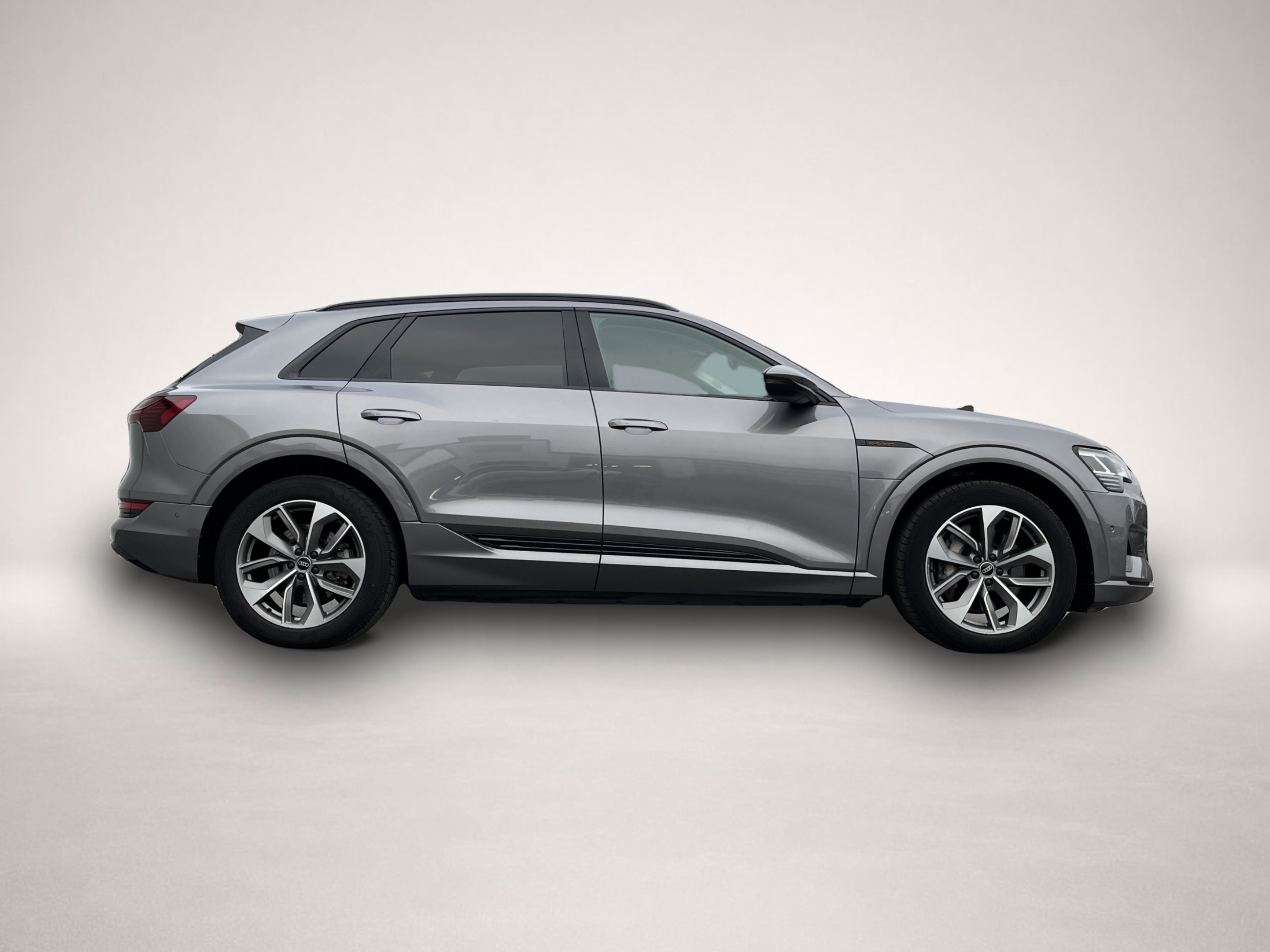 Audi e-tron (06/2022, ELECTRIC)