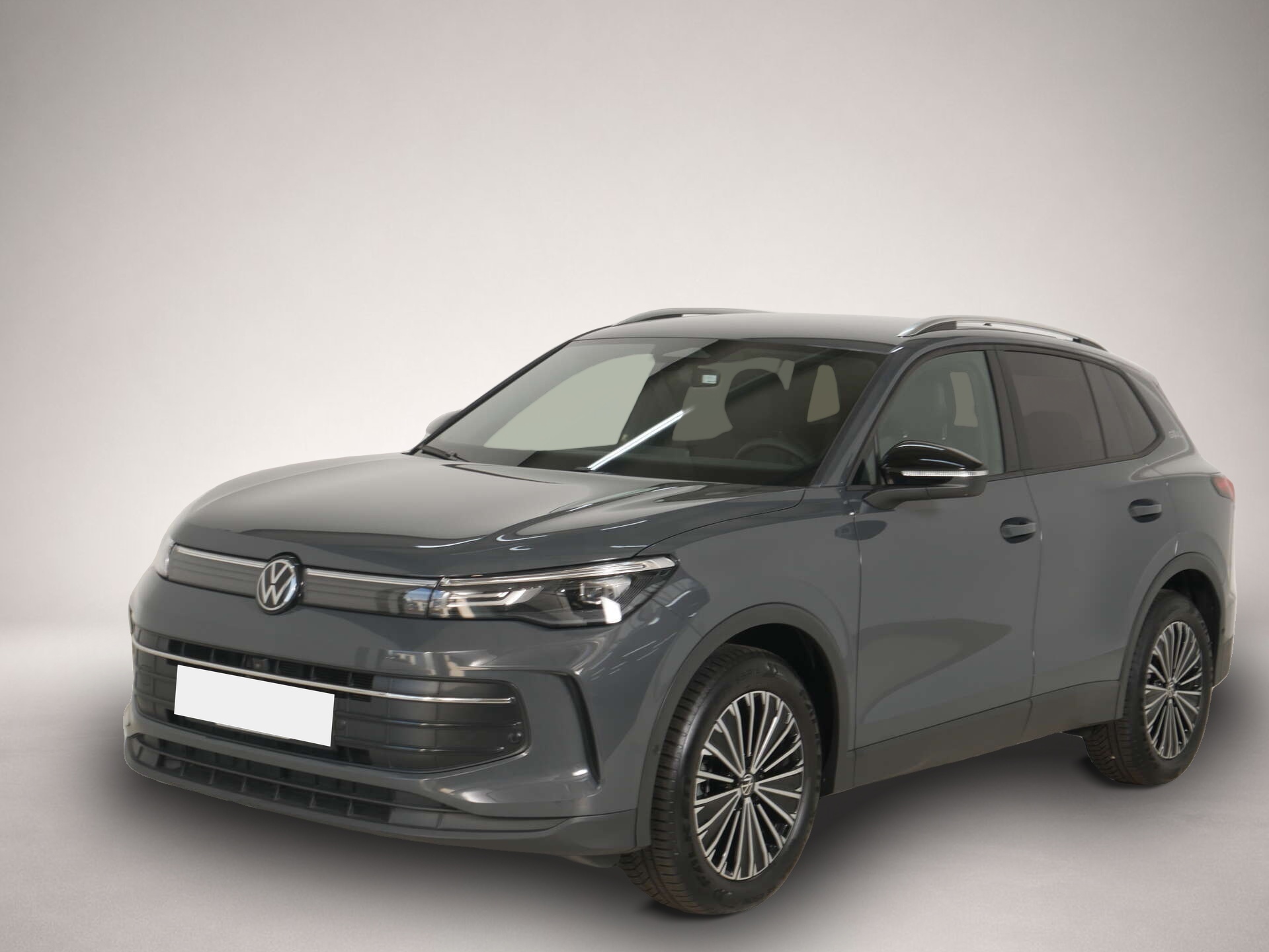 Volkswagen Tiguan (12/2025, Benzin)
