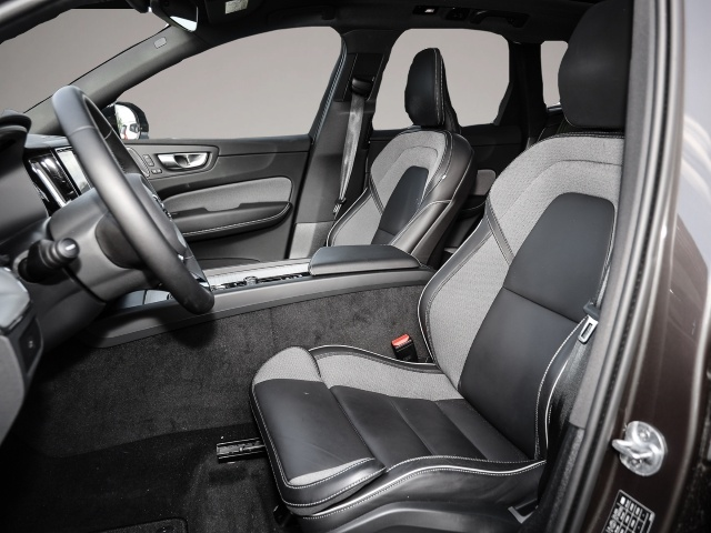 Volvo XC60 (12/2023, Benzin)