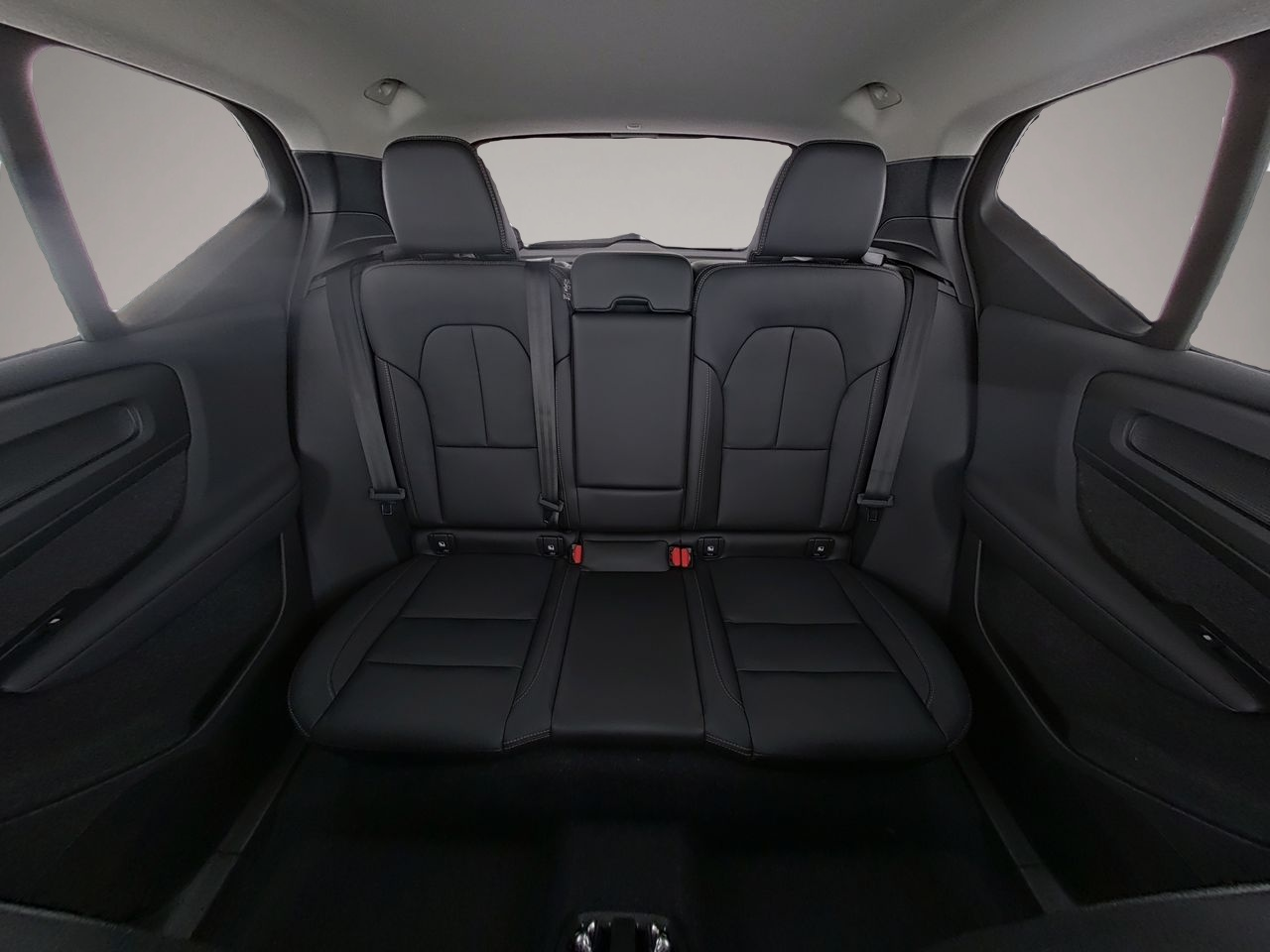 Volvo XC40 (06/2025, Benzin)