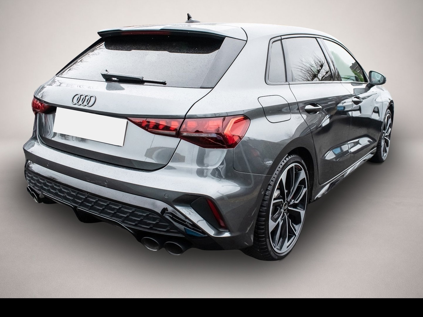 Audi quattro (04/2025, Benzin)
