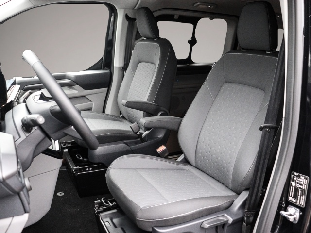 Ford Tourneo Custom (03/2026, Diesel)