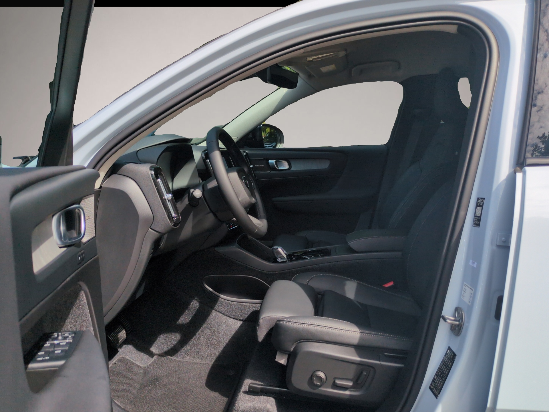 Volvo XC40 (08/2025, Benzin)