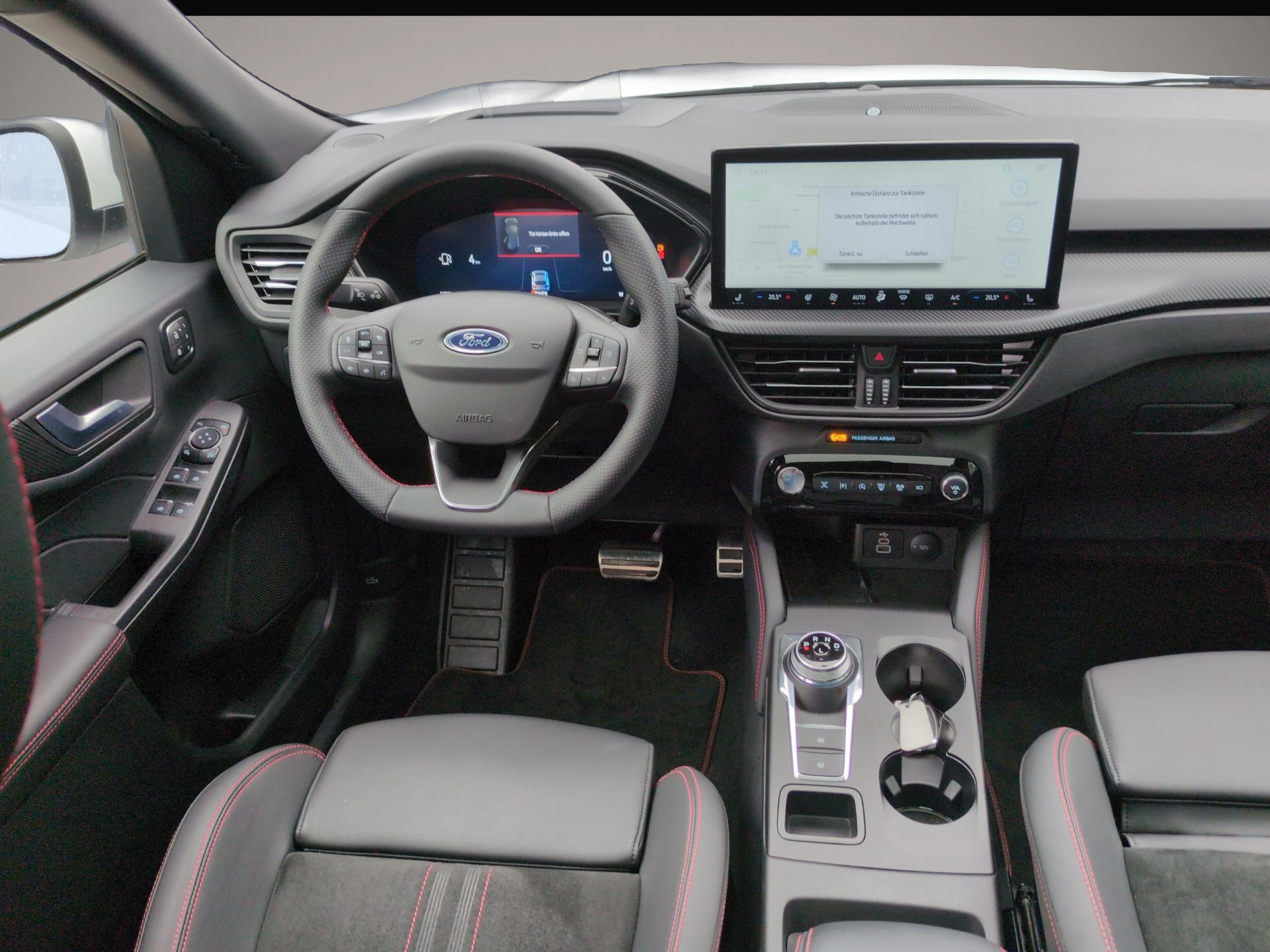 Ford Kuga (10/2024, Benzin)