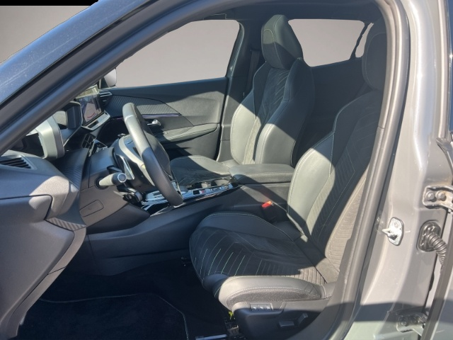 Peugeot 2008 (02/2024, Benzin)