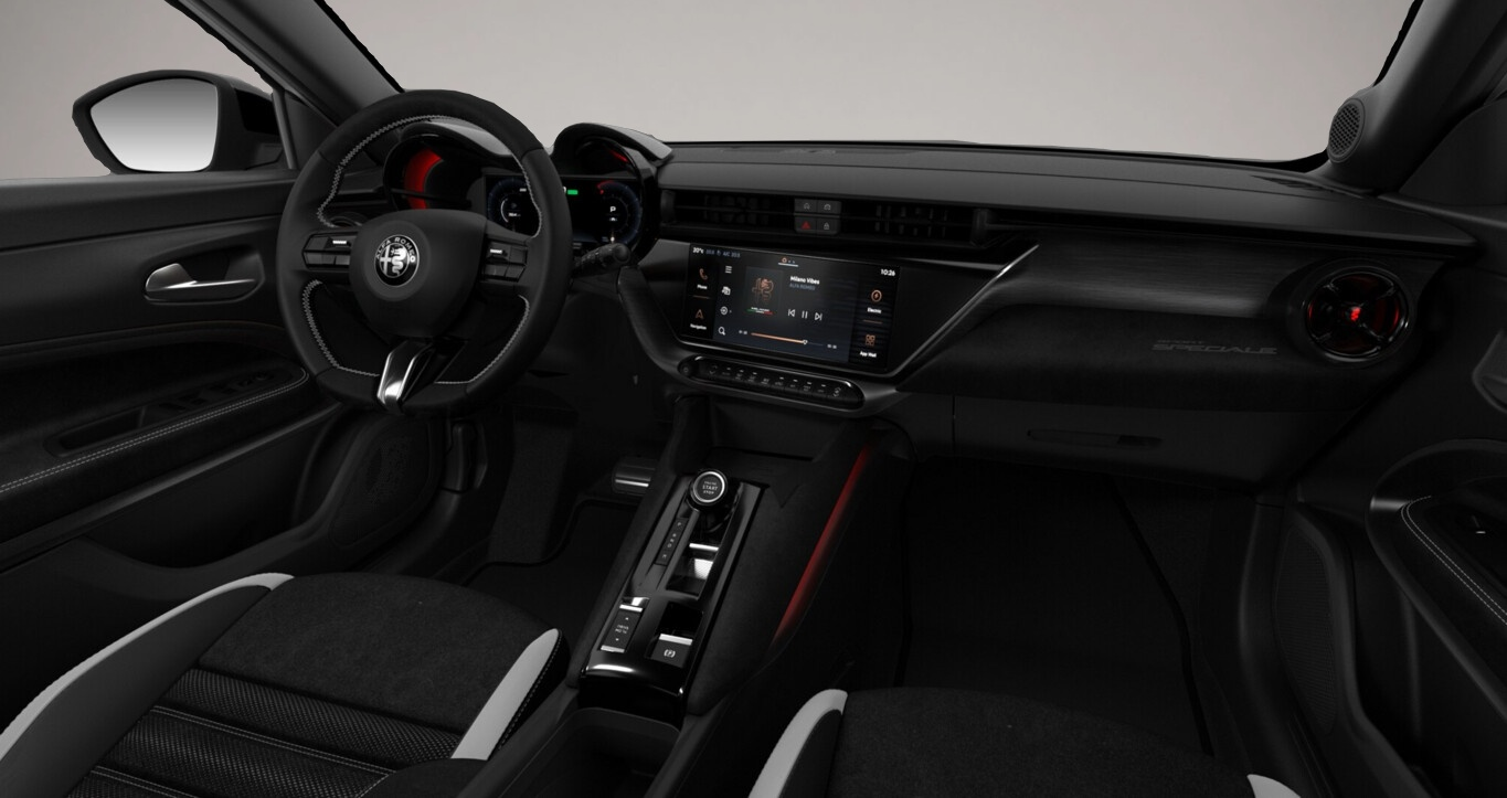 Alfa-Romeo Junior (06/2026, Benzin)