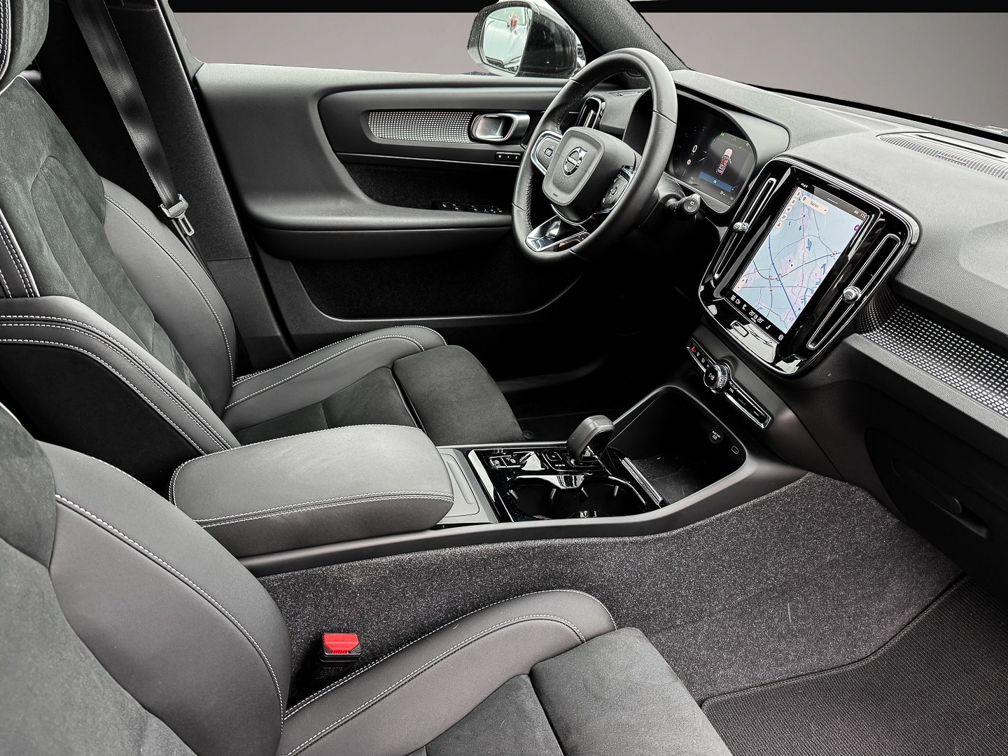 Volvo XC40 (12/2023, Benzin)