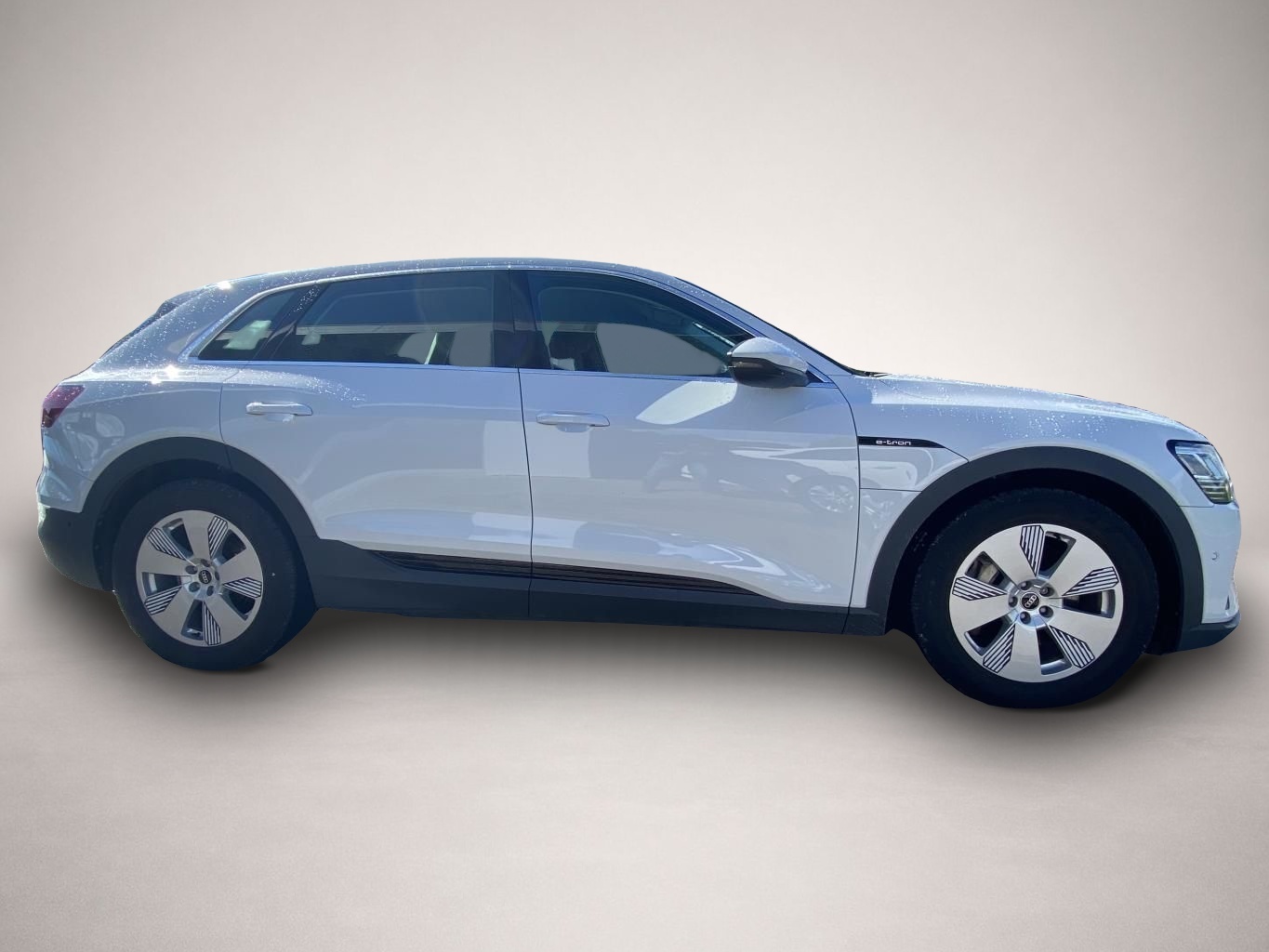 Audi e-tron (12/2022, ELECTRIC)