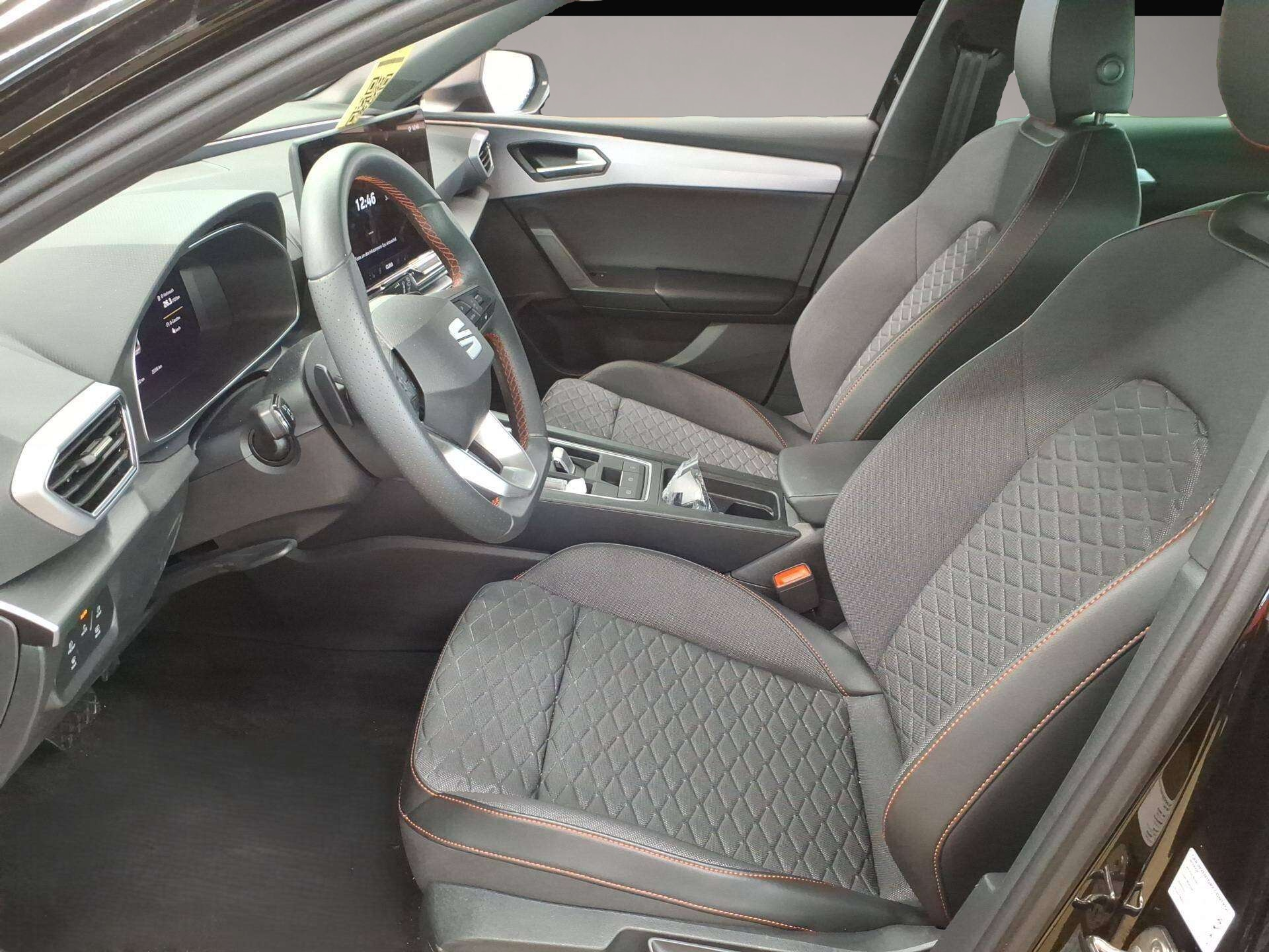 Seat Leon (08/2025, Benzin)