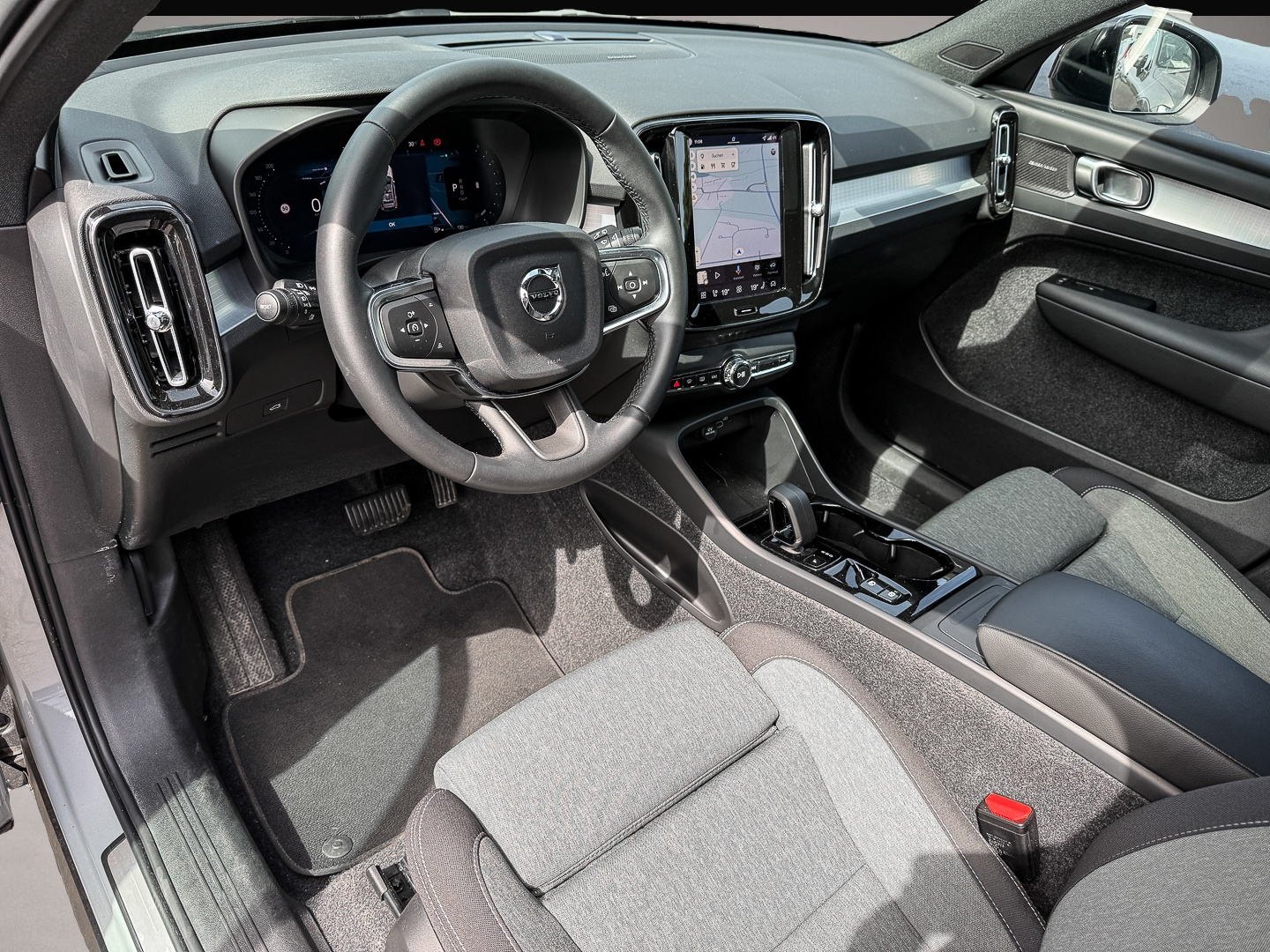 Volvo XC40 (07/2025, Benzin)