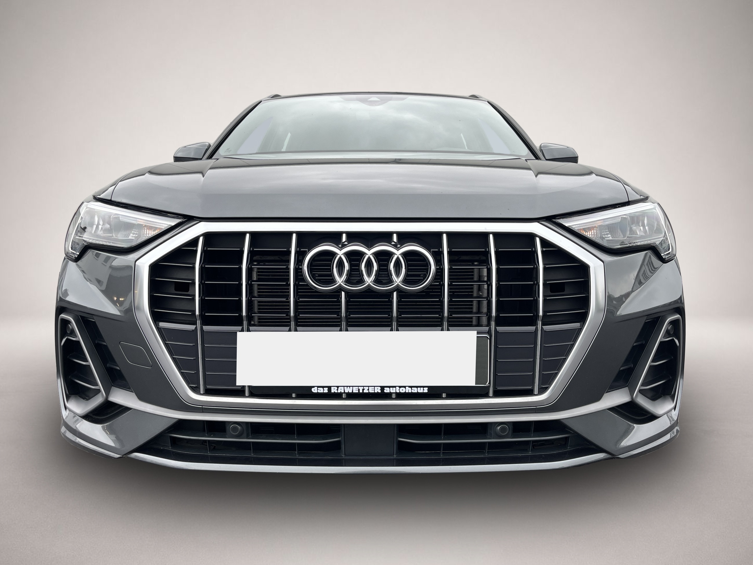 Audi Q3 (03/2023, Benzin)