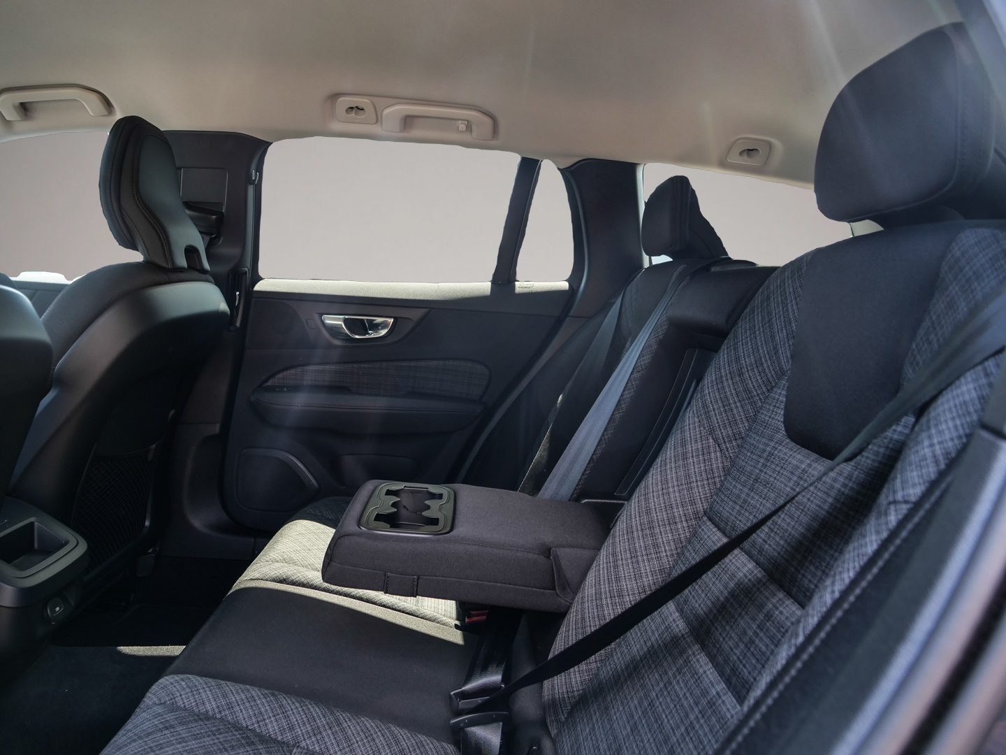 Volvo V60 (06/2024, Benzin)