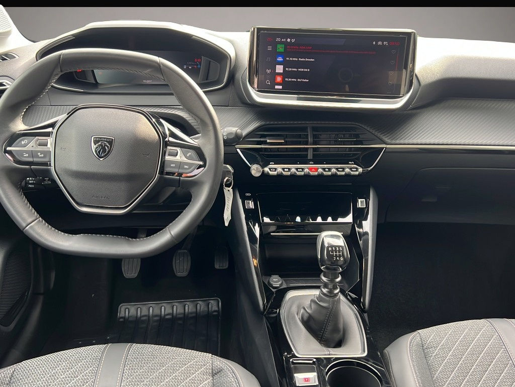 Peugeot 208 (06/2025, Benzin)