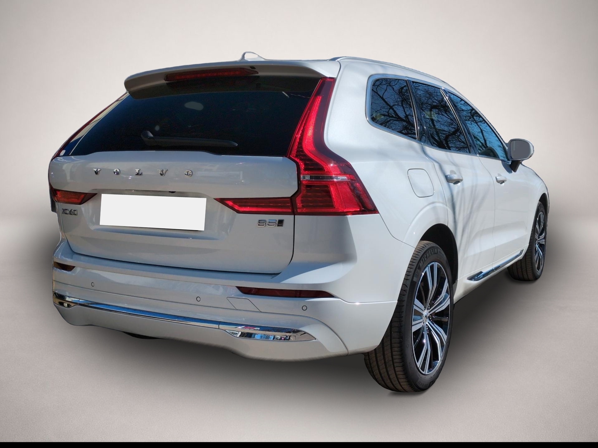Volvo XC60 (02/2023, Benzin)