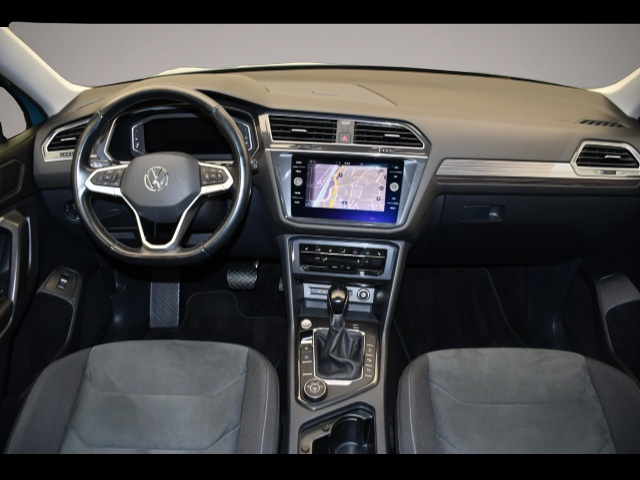 Volkswagen Tiguan Allspace (01/2022, Benzin)