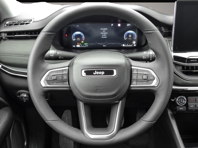 Jeep Compass (02/2025, Benzin)