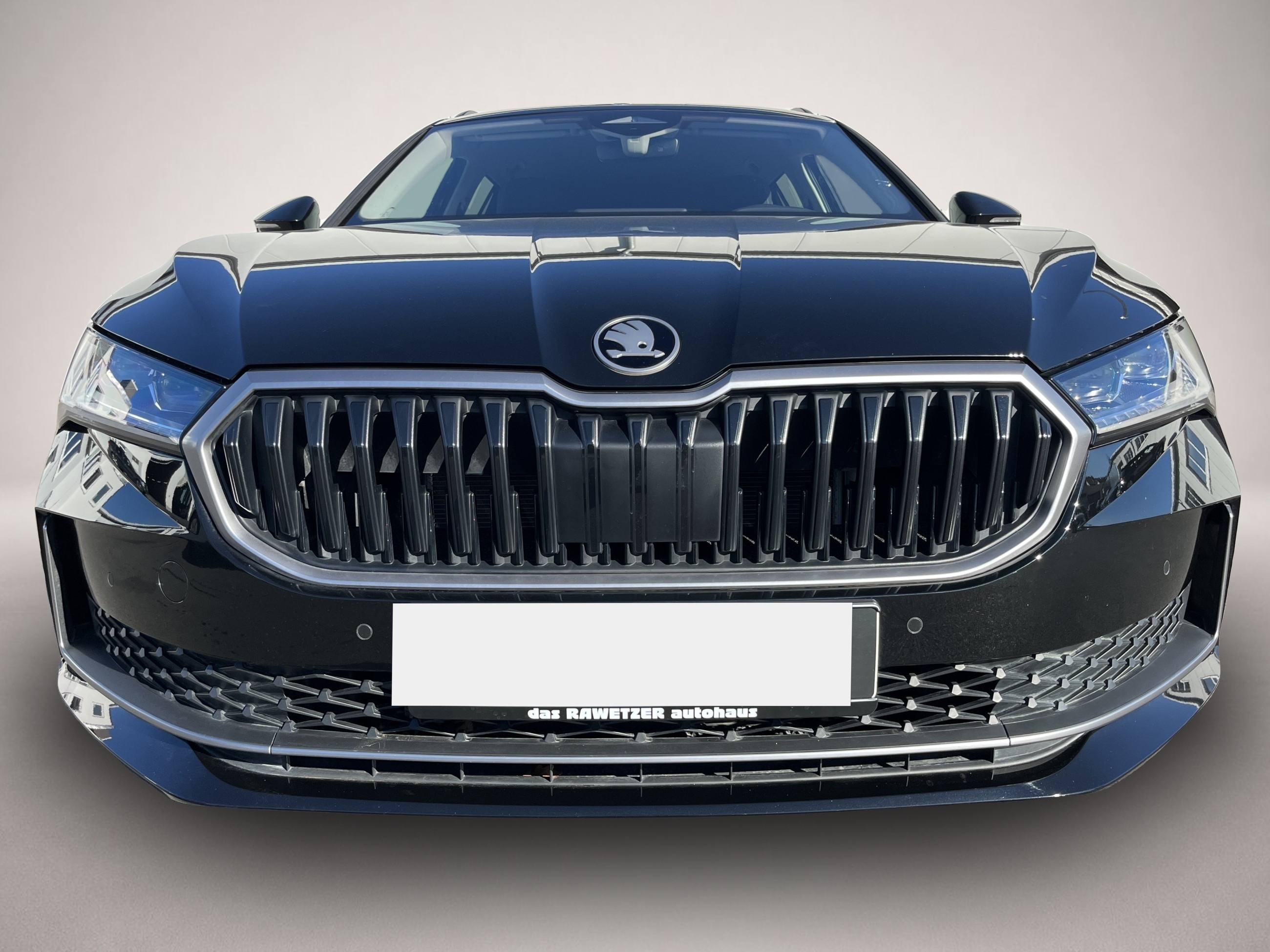 Skoda Superb (09/2025, Benzin)