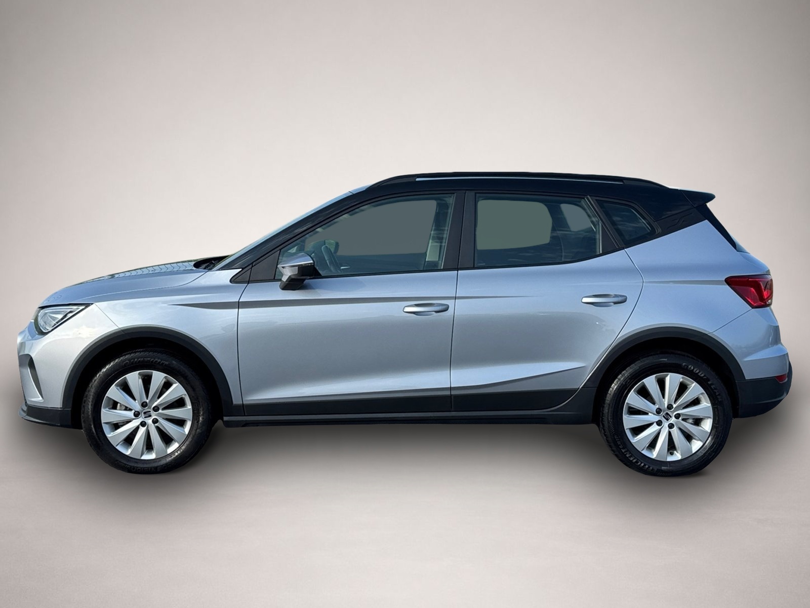 Seat Arona (04/2022, Benzin)