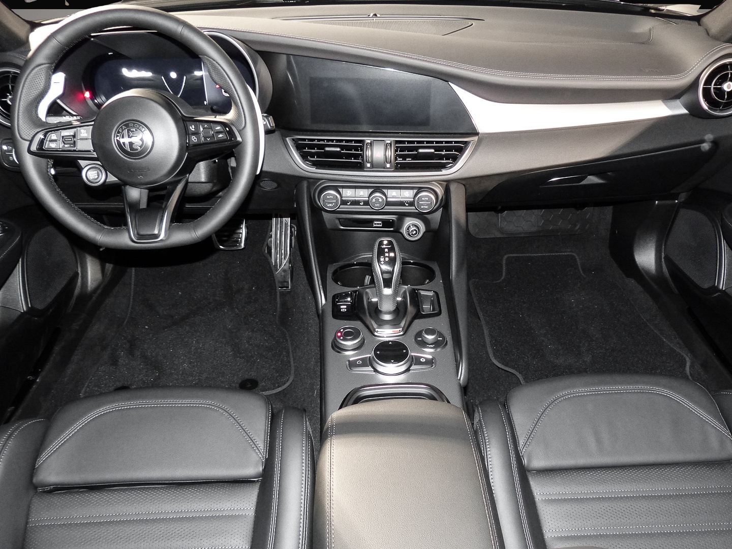Alfa-Romeo Giulia (02/2026, Benzin)
