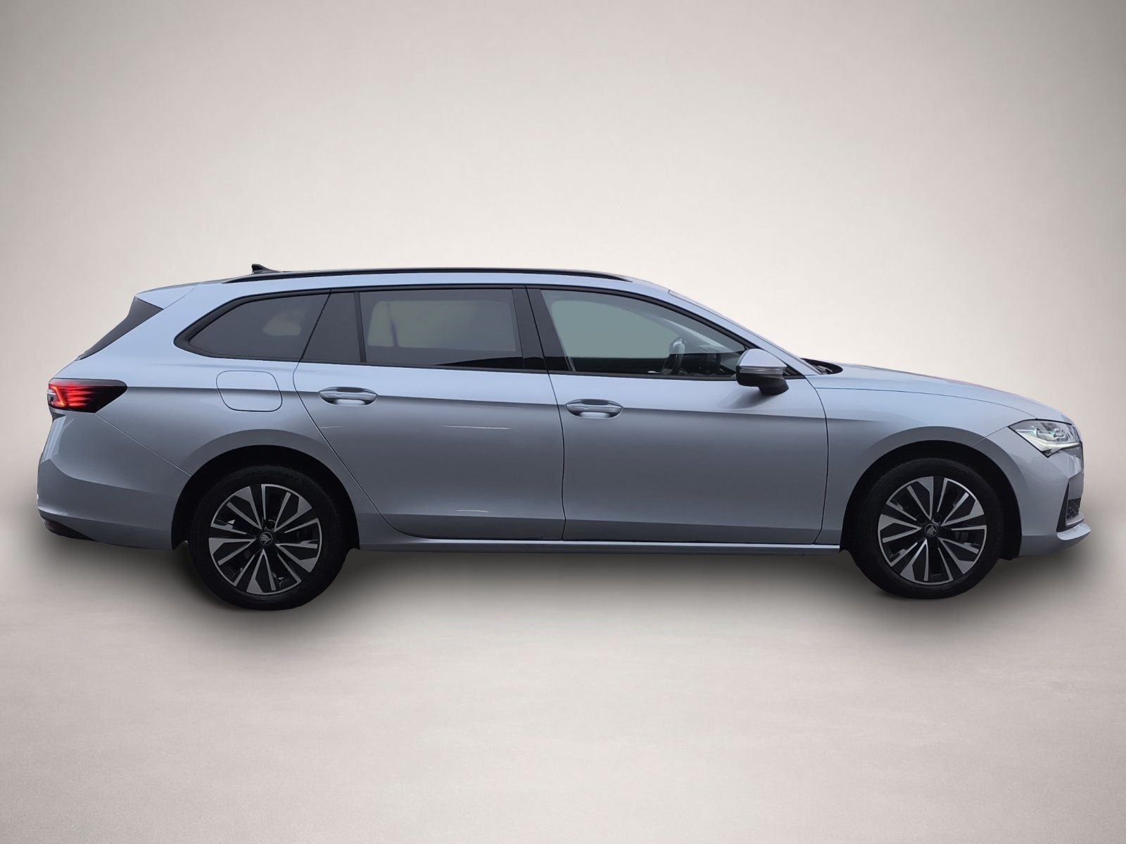 Skoda Superb (03/2025, Benzin)
