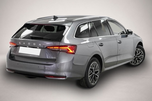 Skoda Octavia (12/2025, Benzin)