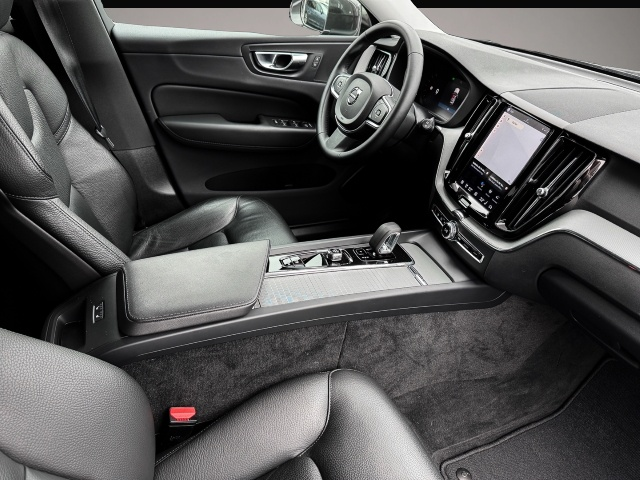 Volvo XC60 (12/2023, Benzin)