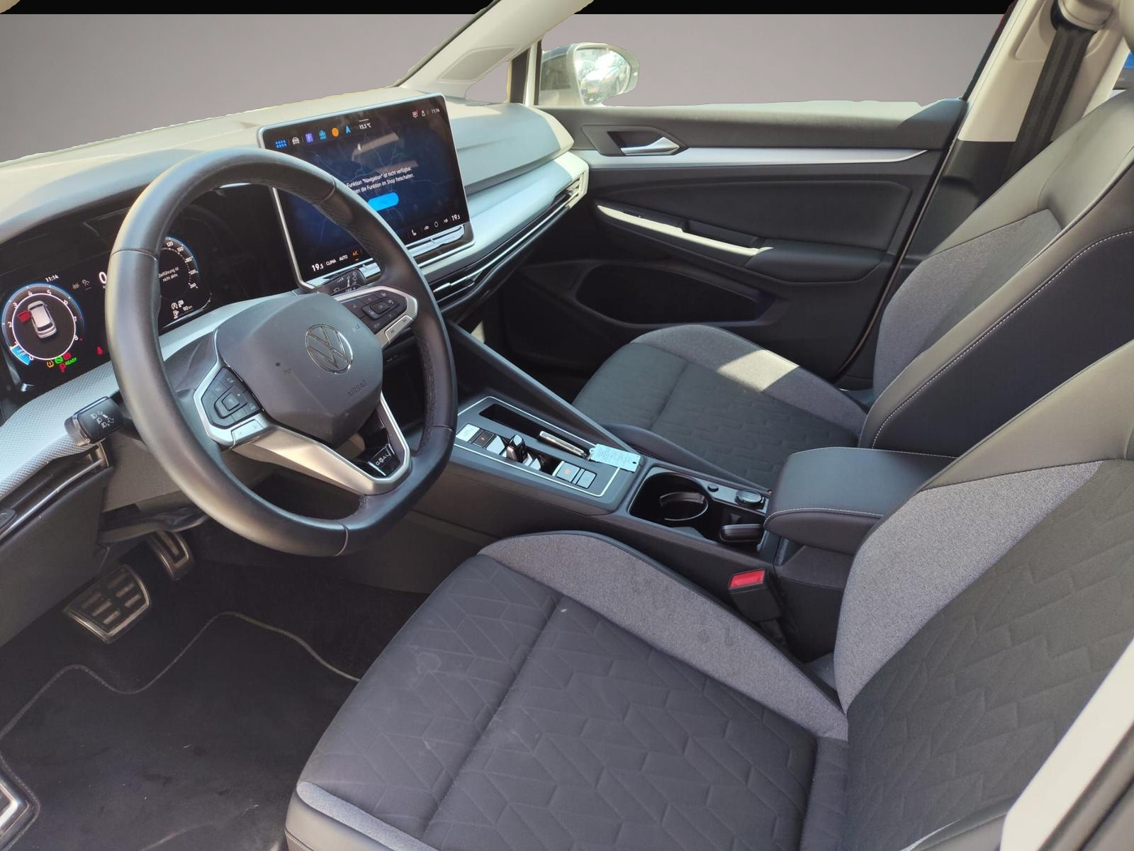 Volkswagen Golf (03/2025, Benzin)