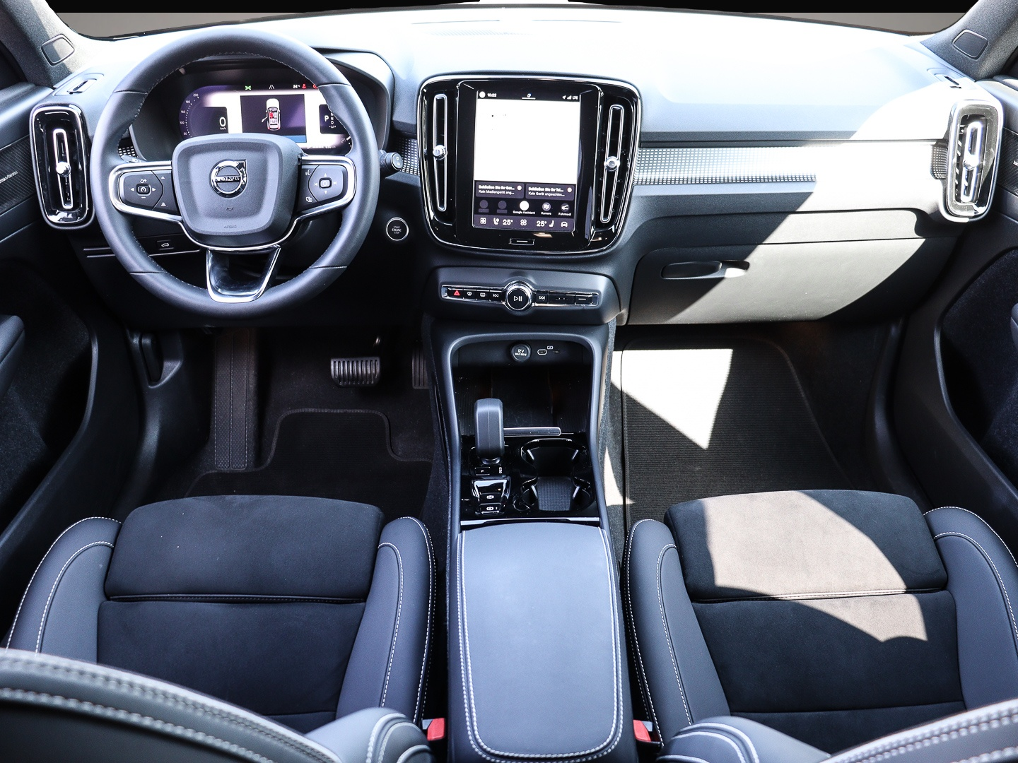 Volvo XC40 (12/2023, Benzin)