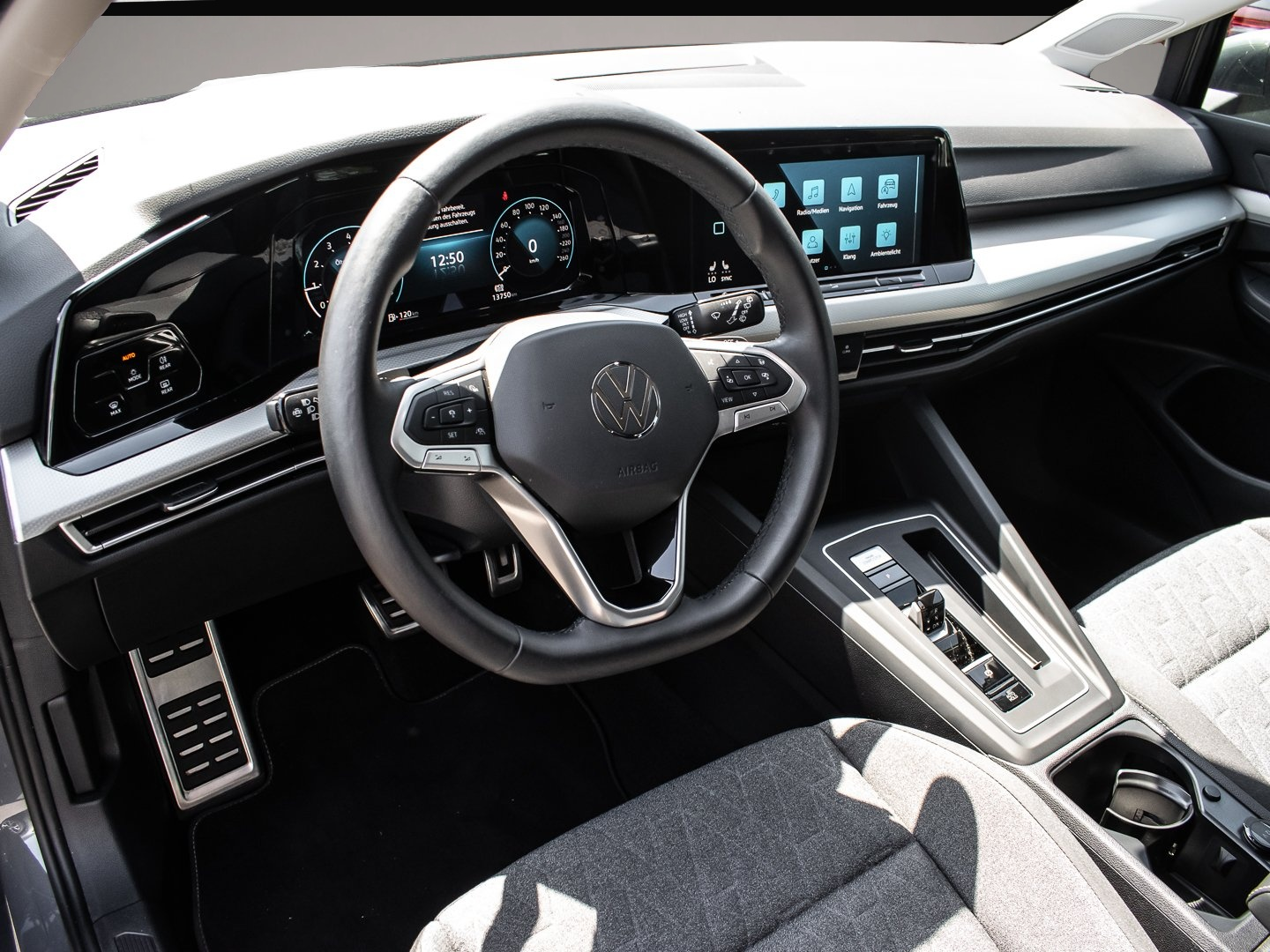 Volkswagen Golf (05/2024, Benzin)