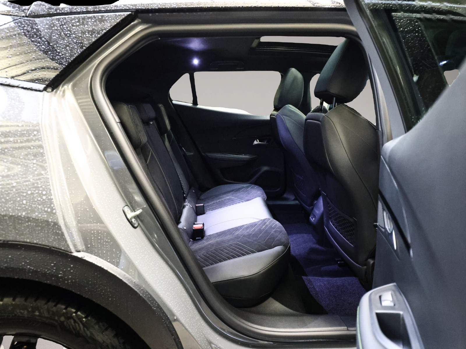 Peugeot e-2008 (, ELECTRIC)