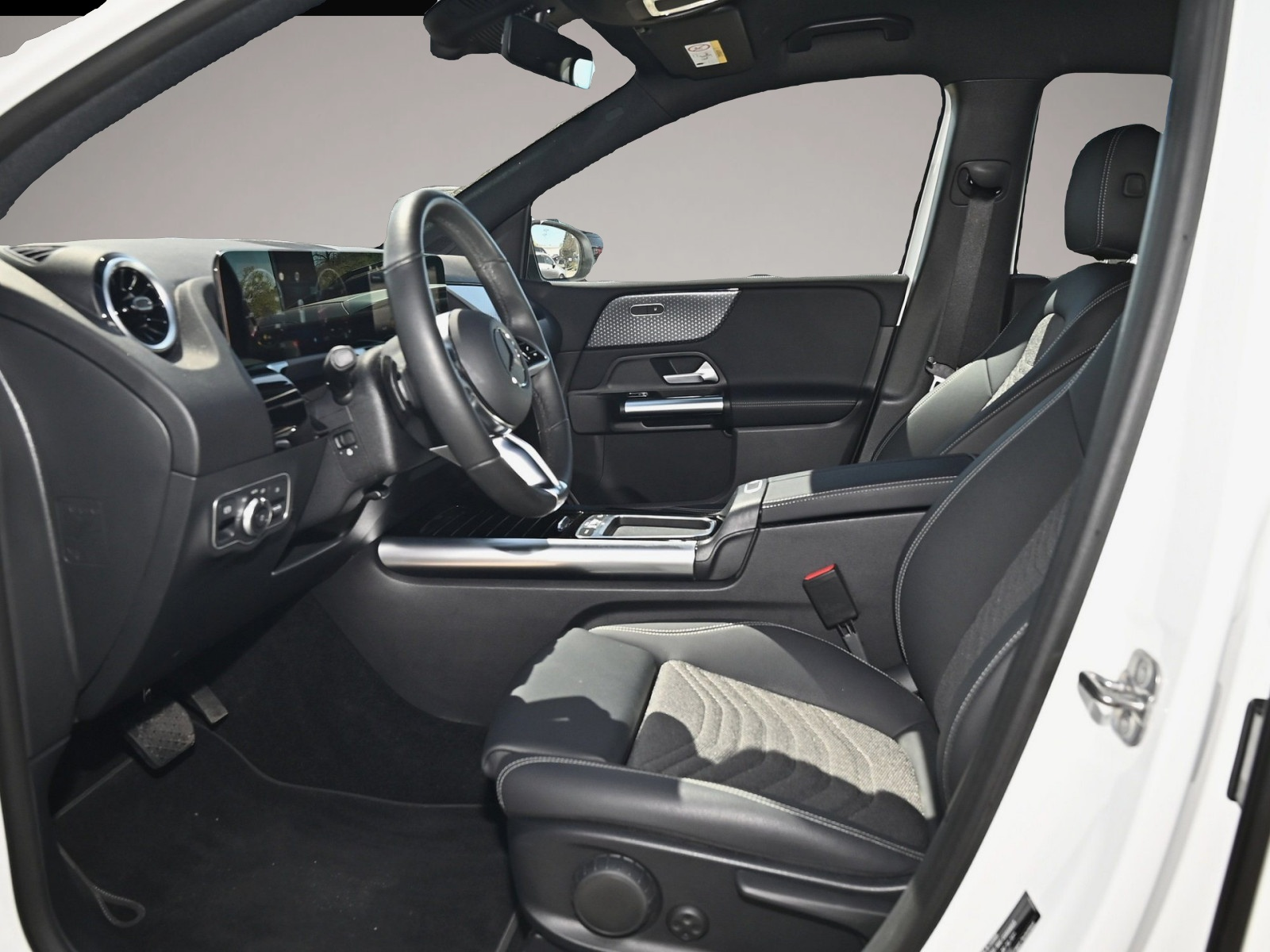 Mercedes-Benz B 250 (12/2024, Benzin)