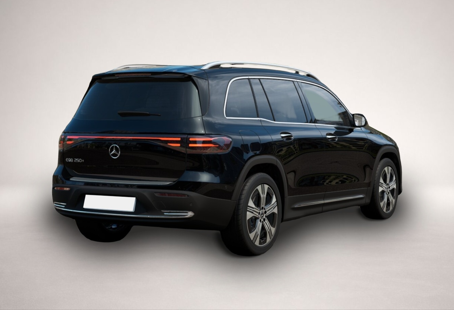 Mercedes-Benz EQB (06/2025, ELECTRIC)