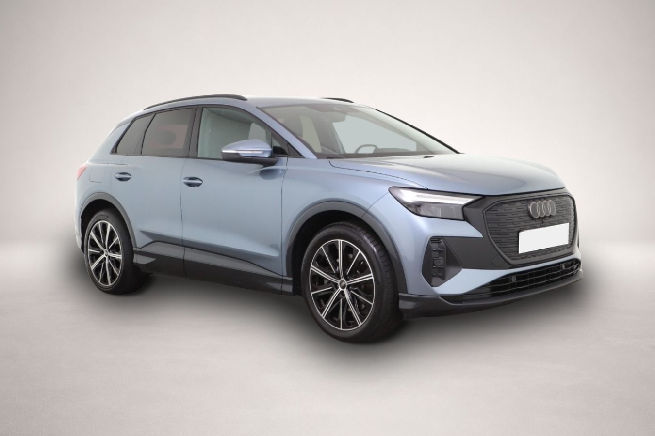 Audi Q4 e-tron (08/2025, ELECTRIC)
