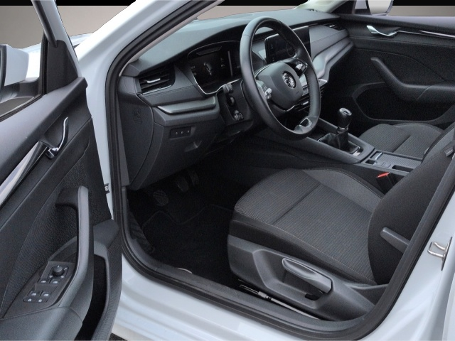 Skoda Octavia (05/2021, Benzin)