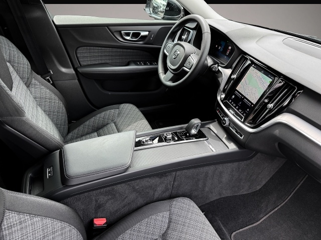 Volvo V60 (06/2024, Benzin)