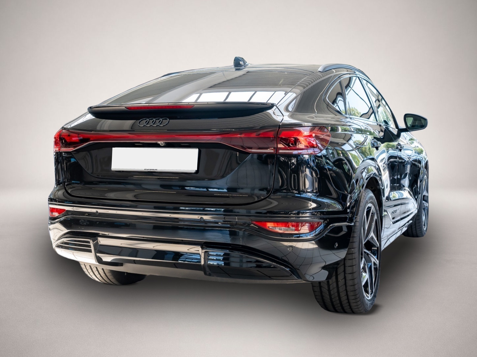 Audi Q6 e-tron (12/2025, ELECTRIC)