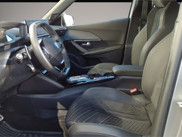 Peugeot 2008 (12/2023, Benzin)