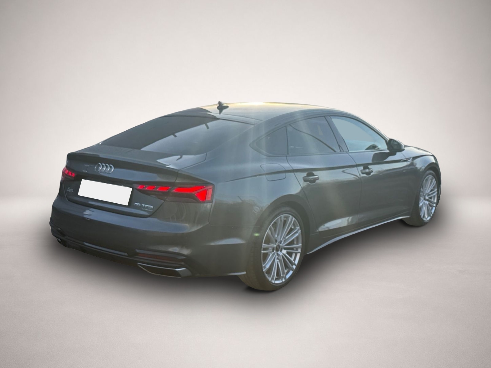 Audi A5 (03/2022, Benzin)