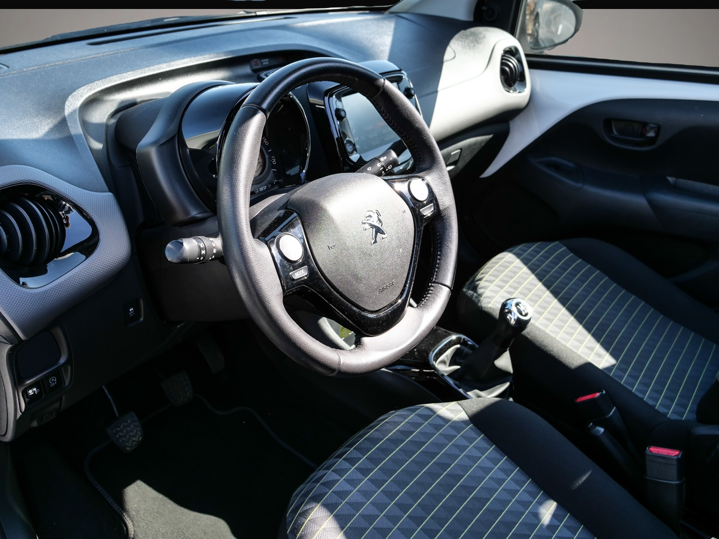 Peugeot 108 (07/2021, Benzin)