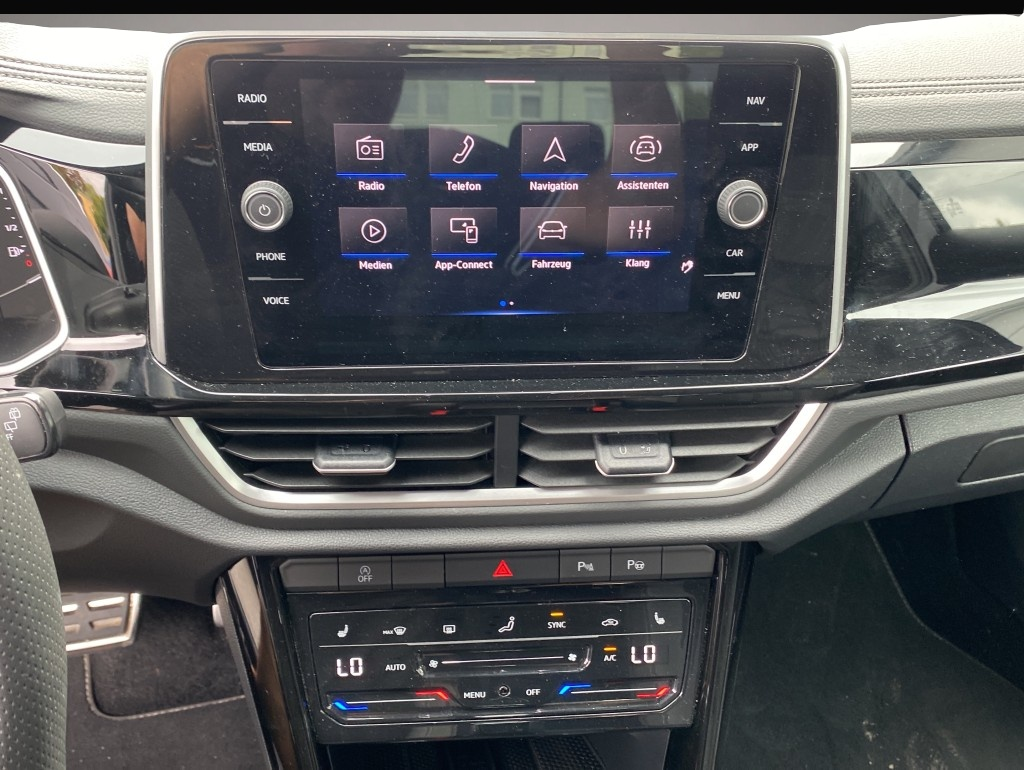 Volkswagen T-Roc (06/2025, Benzin)