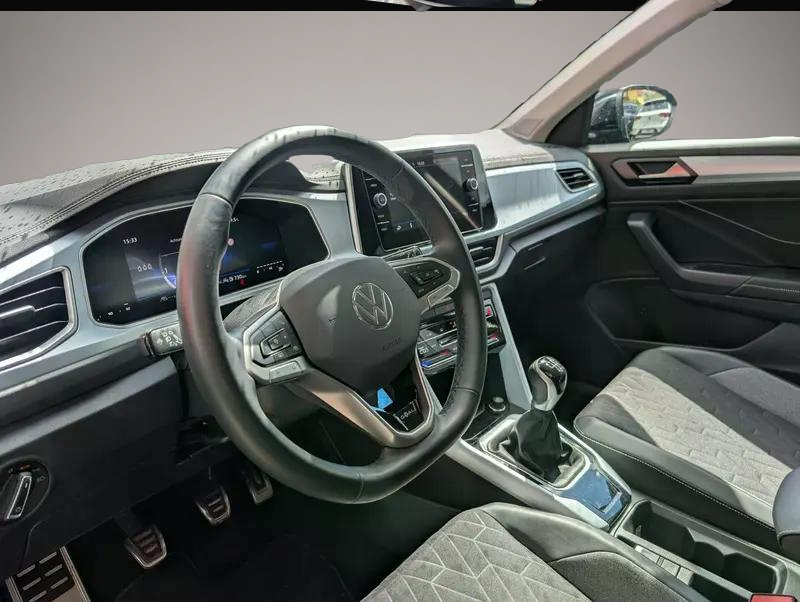 Volkswagen T-Roc (03/2025, Benzin)