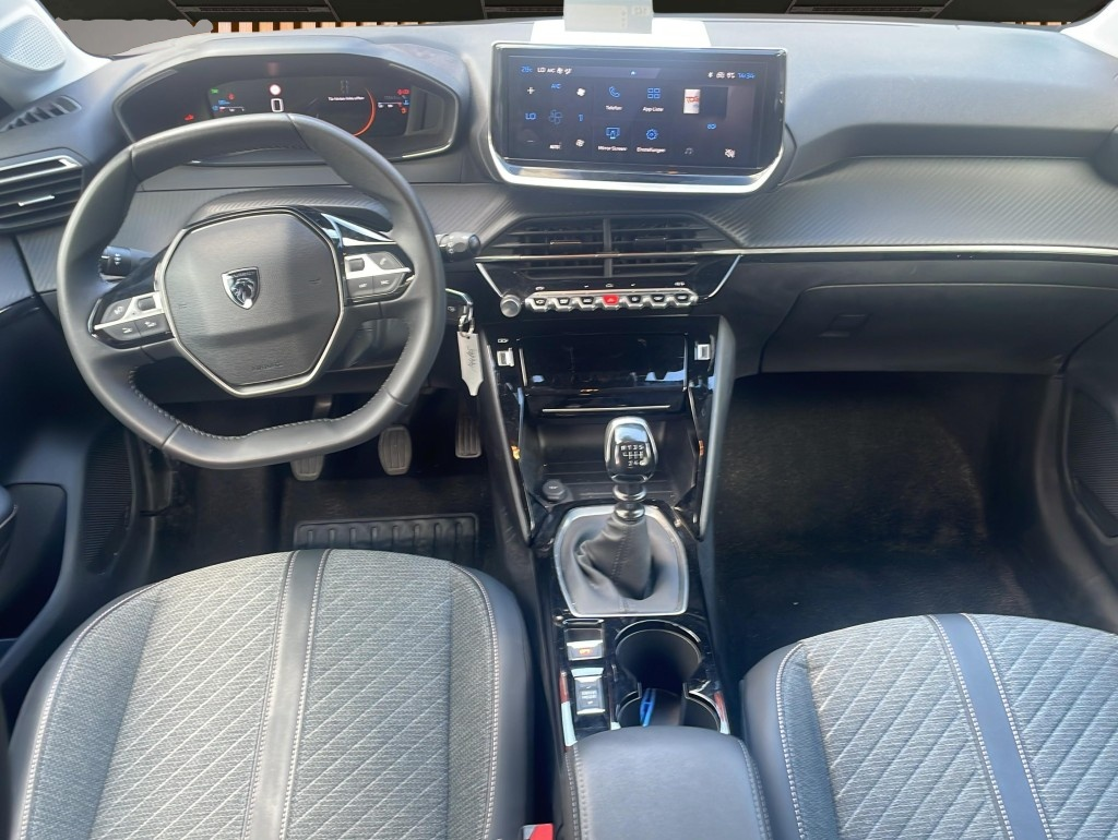 Peugeot 208 (06/2025, Benzin)