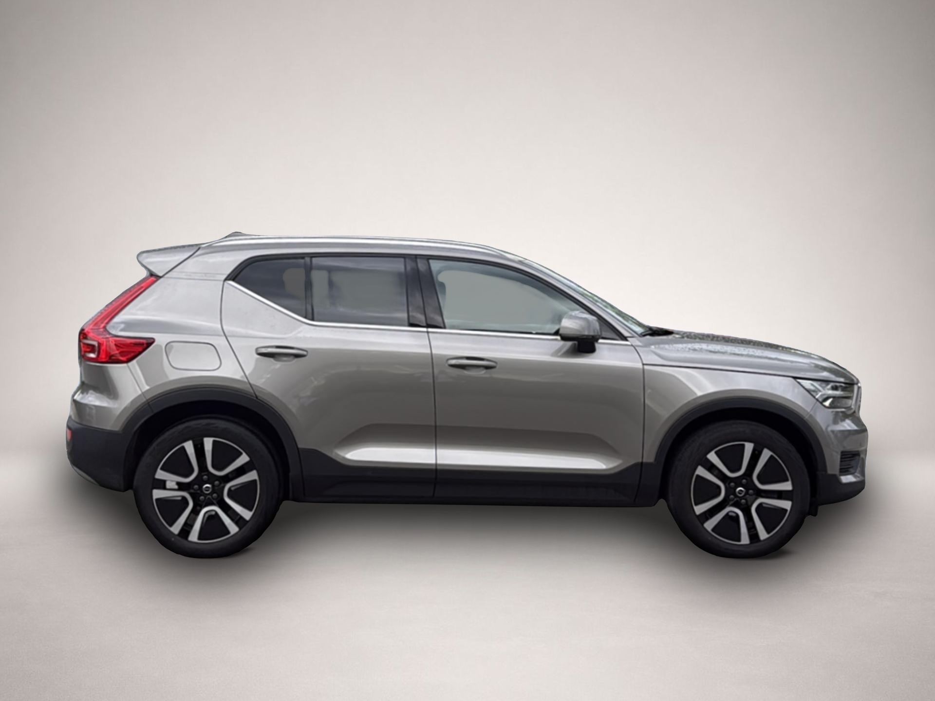 Volvo XC40 (01/2022, Hybrid (Benzin/Elektro))