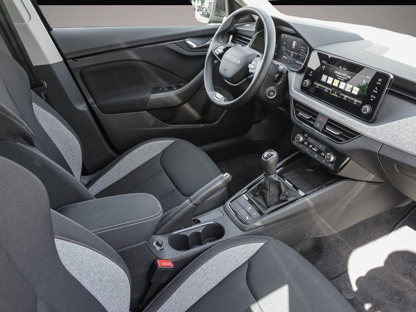 Skoda Scala (07/2025, Benzin)
