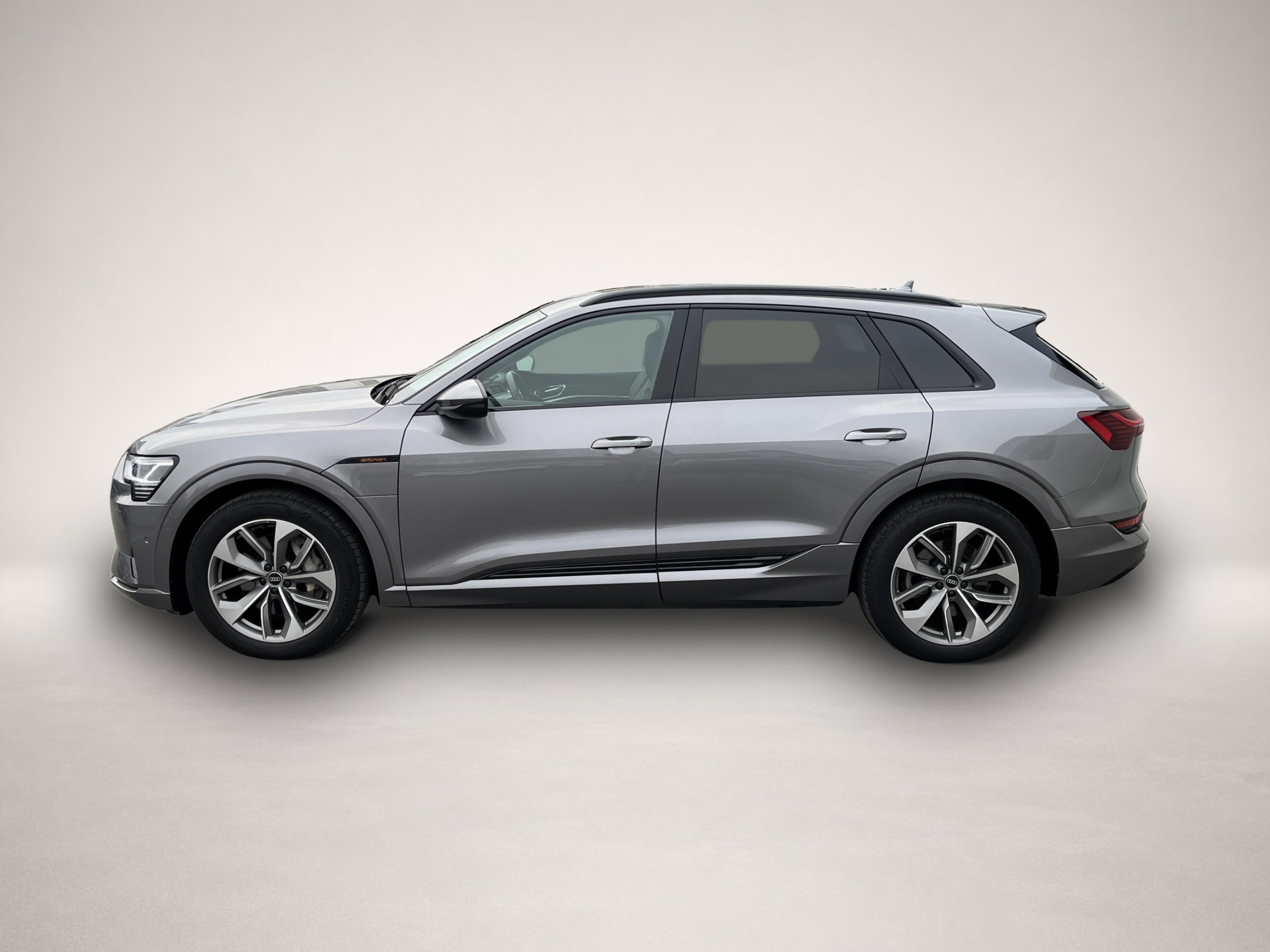Audi e-tron (06/2022, ELECTRIC)
