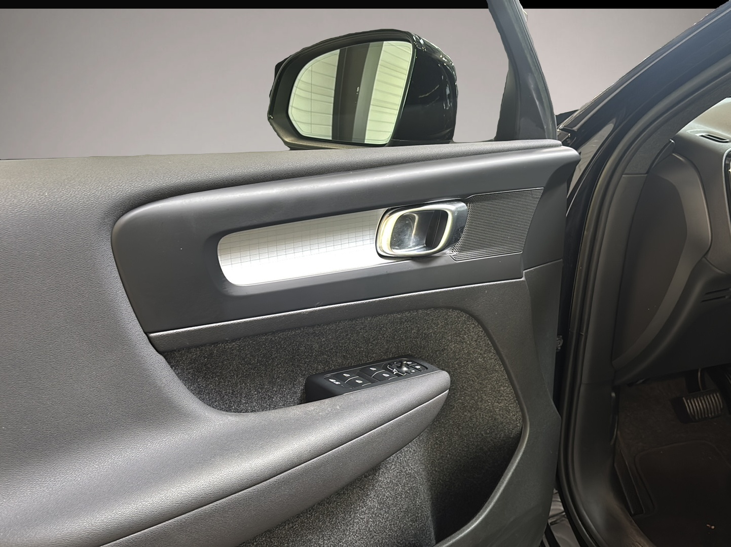 Volvo XC40 (03/2023, Benzin)